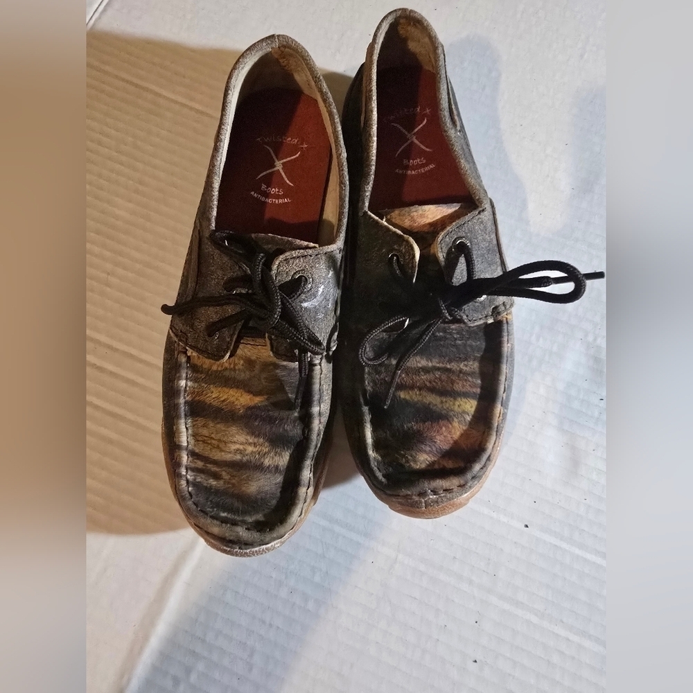 Twisted X Women's Driving Moccasin Casual Shoe in a distressed tiger print